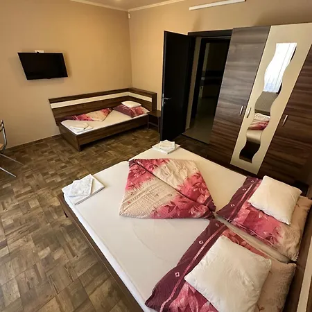Balatonfüredi Borostyán Panzió Alojamento de Acomodação e Pequeno-almoço 3*