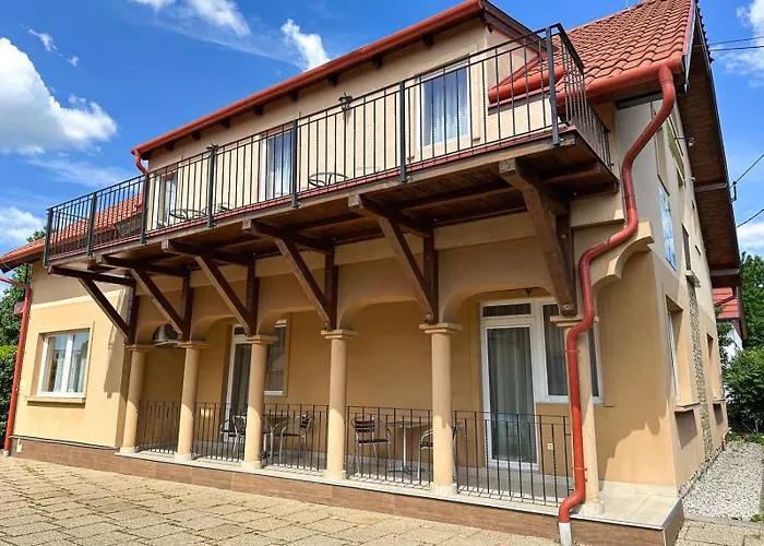 Bed & Breakfast Balatonfueredi Borostyan Panzio