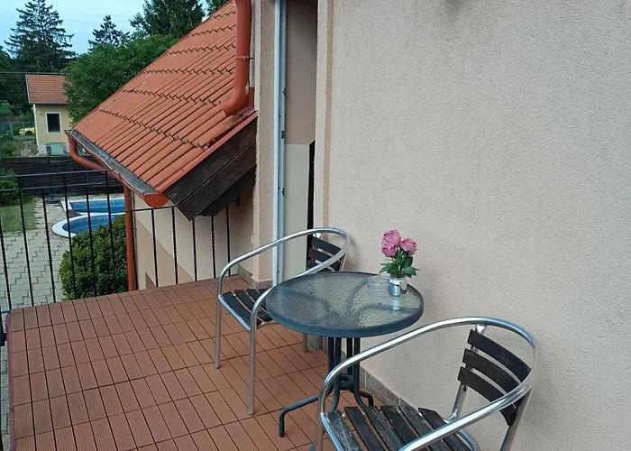 Balatonfueredi Borostyan Panzio Bed & Breakfast 3*