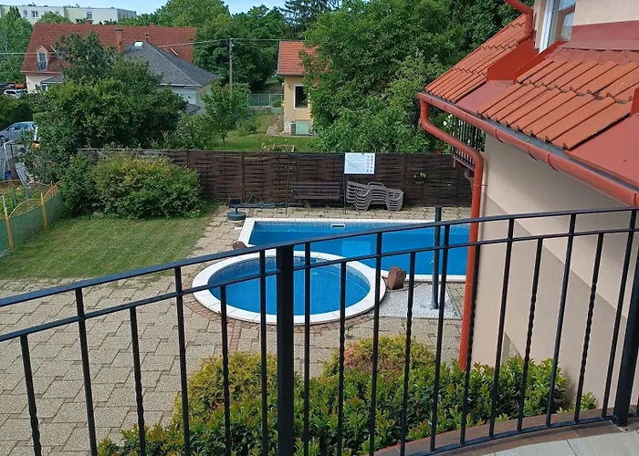 Bed & Breakfast Balatonfueredi Borostyan Panzio 3*